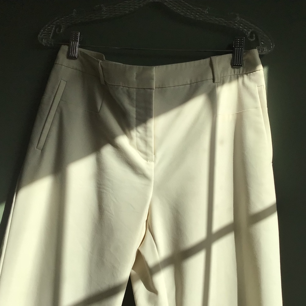 Ladies Cream Slacks Size 10 31” length excellent condition